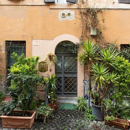Iflat Small Studio In The Heart Of Trastevere Rome Exterior photo