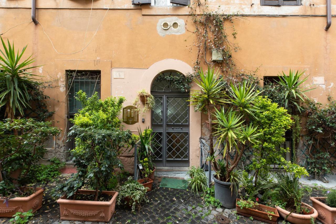 Iflat Small Studio In The Heart Of Trastevere Rome Exterior photo