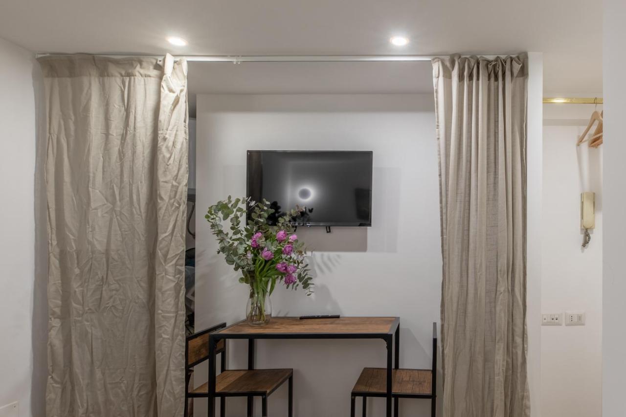 Iflat Small Studio In The Heart Of Trastevere Rome Exterior photo