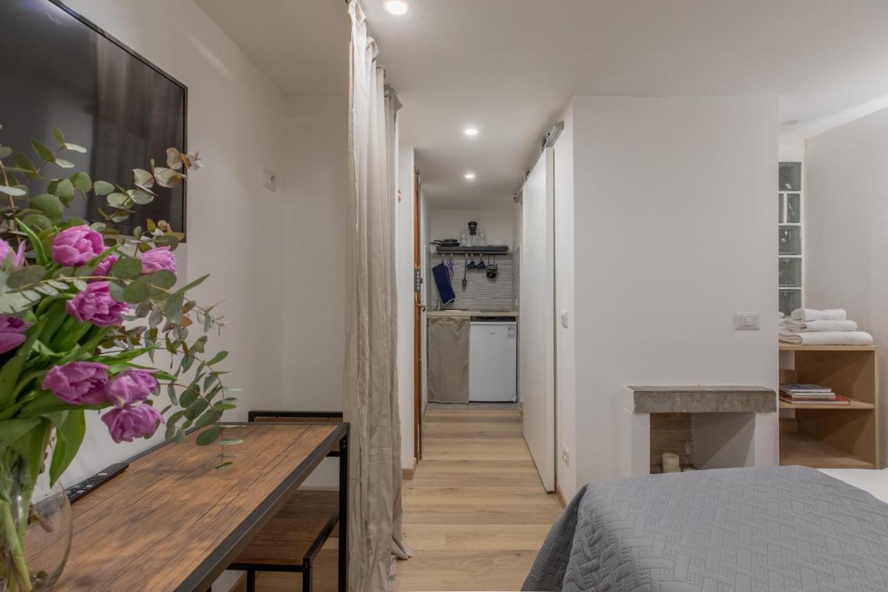 Iflat Small Studio In The Heart Of Trastevere Rome Exterior photo