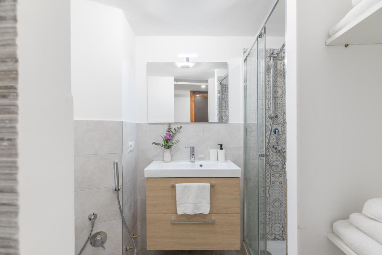 Iflat Small Studio In The Heart Of Trastevere Rome Exterior photo